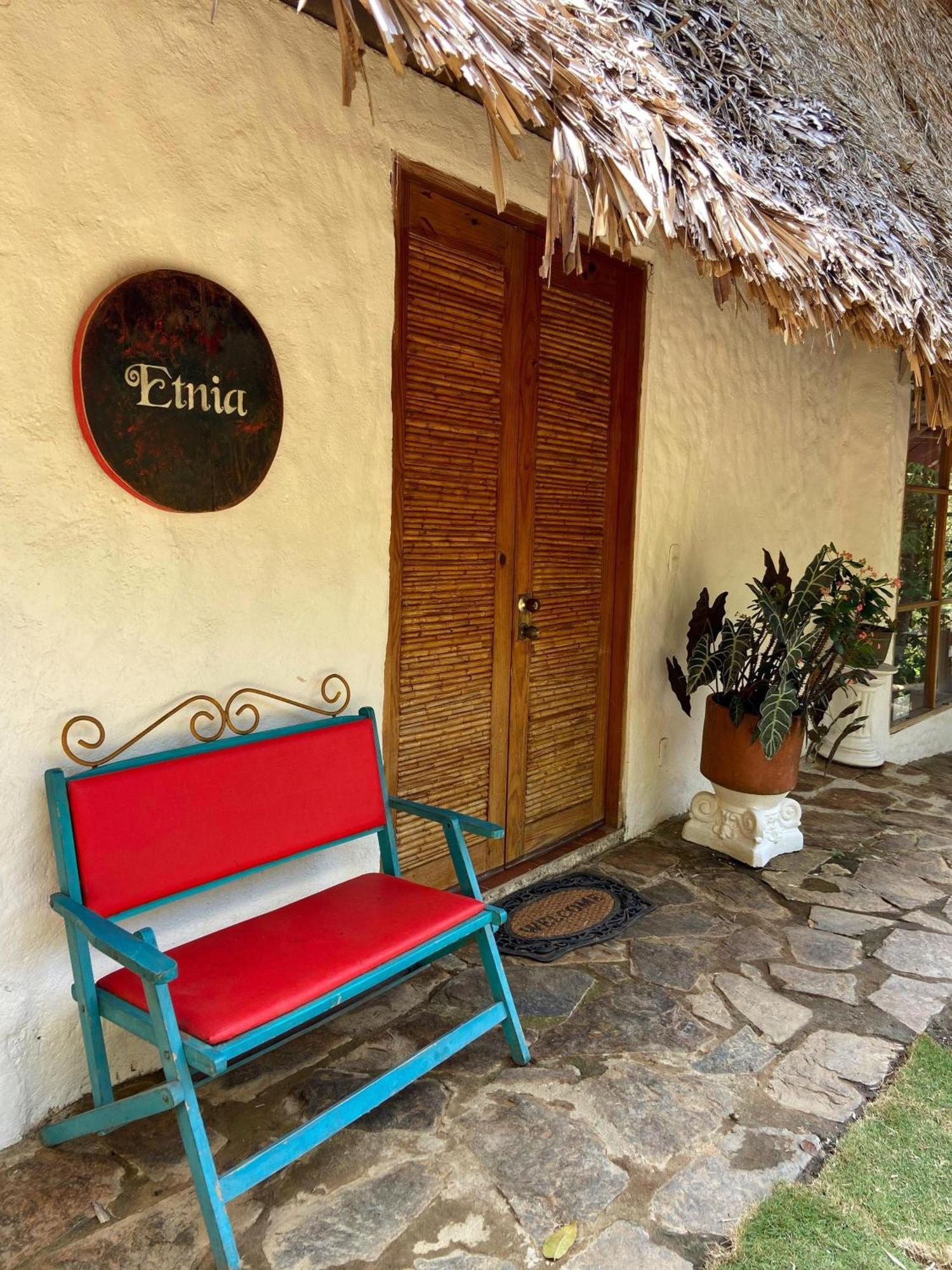 Etnia Lodge ミンカ エクステリア 写真